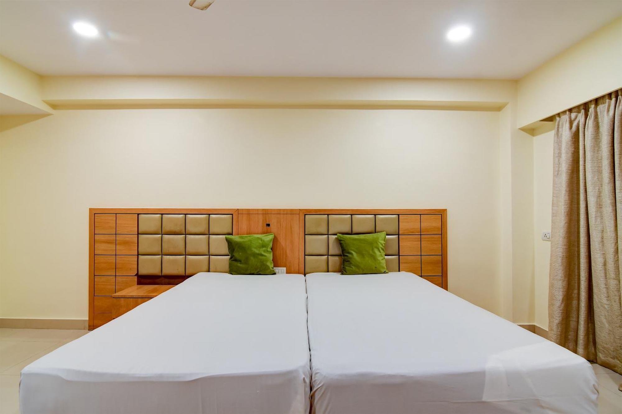 Hotel Urban Asia Calcutta Buitenkant foto